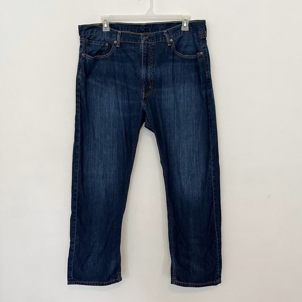 Levis 505 Jeans Mens Size 42x30 Straight Leg Medium Wash Cotton Denim